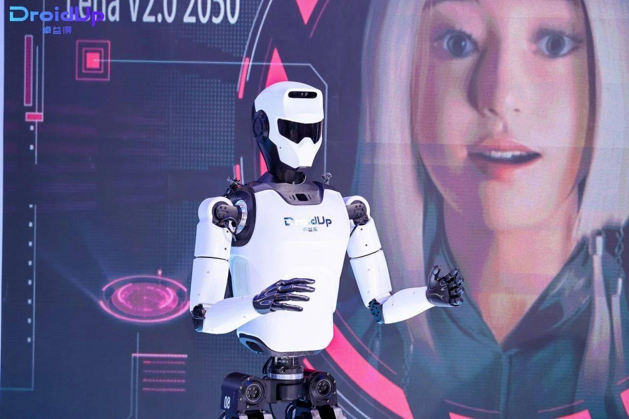 全国首个机器人博士，上理研发机器人被上戏录取