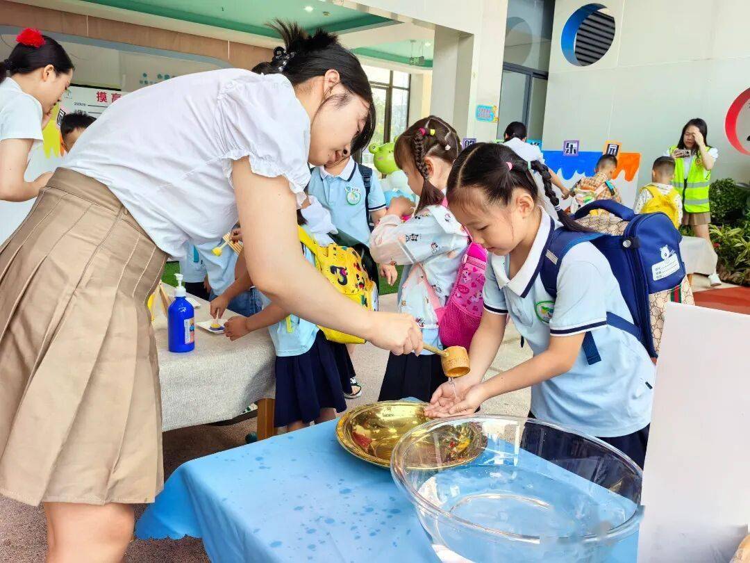 开学啦！简阳学子元气满满启新程