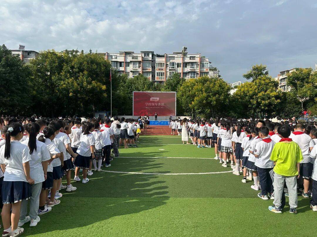 开学啦！简阳学子元气满满启新程