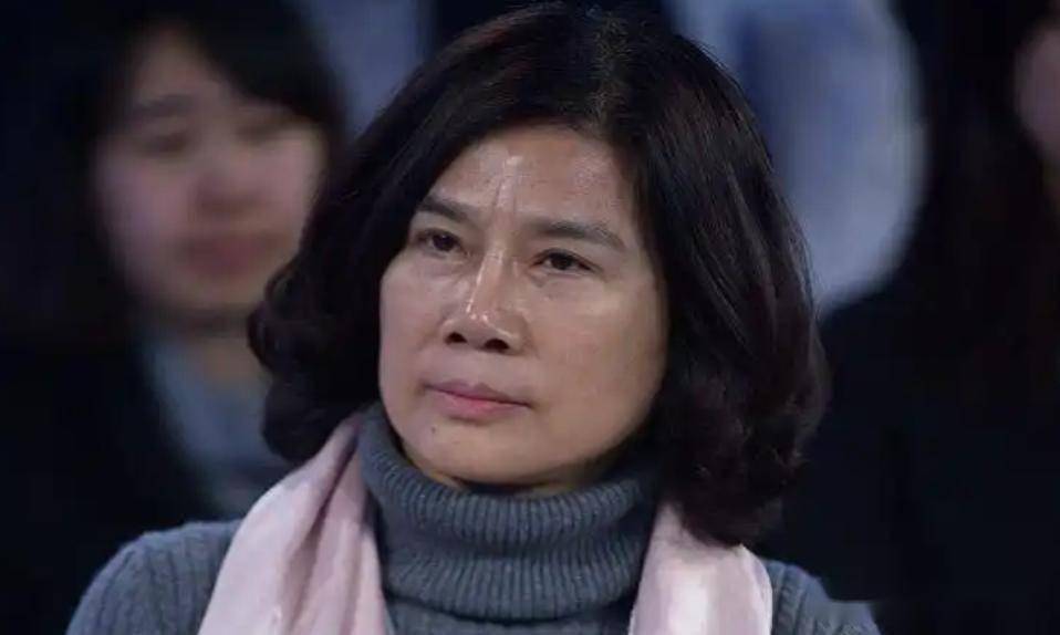 原创             没想到，董明珠小姐那句“绝不用一个海归派”的争议言论，这两天因为闻泰科技的遭遇，竟然再次“封神”了