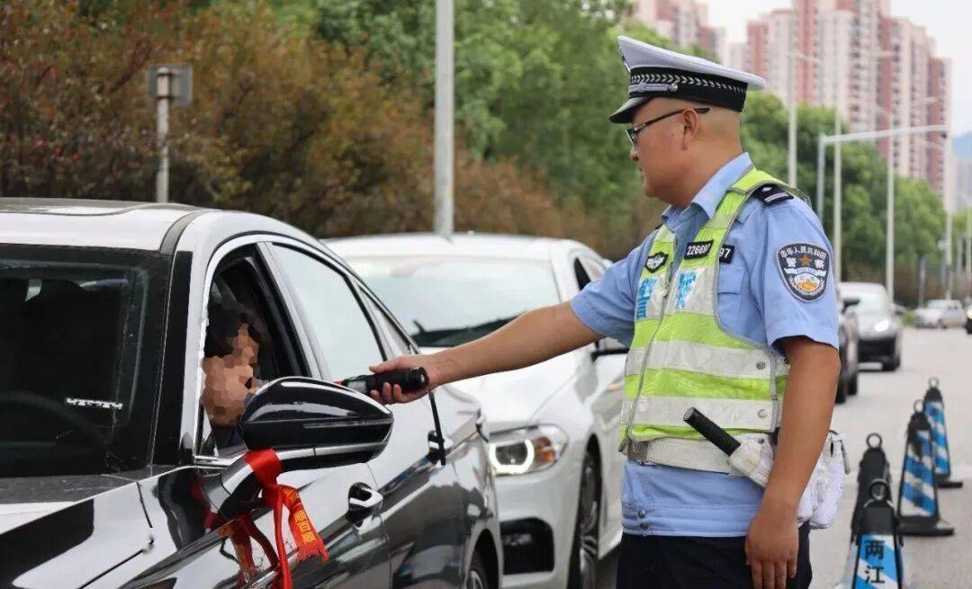 重拳出击！重庆公安交管部门全面启动酒驾醉驾集中整治，多举措筑牢道路交通安全防线