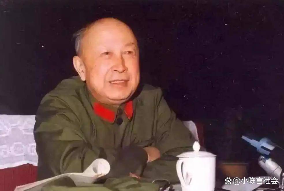 原创             杨振宁和钱学森最大的区别在哪儿 杨振宁和钱学森都是杰出的华人科学家，但区别明显，杨振宁是理论物理的巨擘
