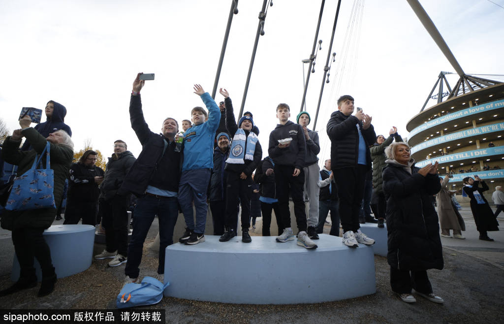 曼城大战富勒姆：切尔基领衔出战克拉文小屋