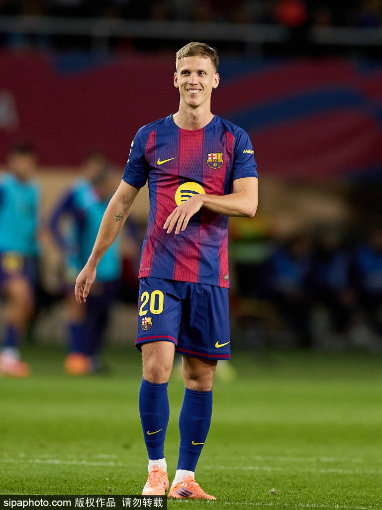 西班牙足球甲级联赛布斯克茨：隐形天才足球场上的无名英雄