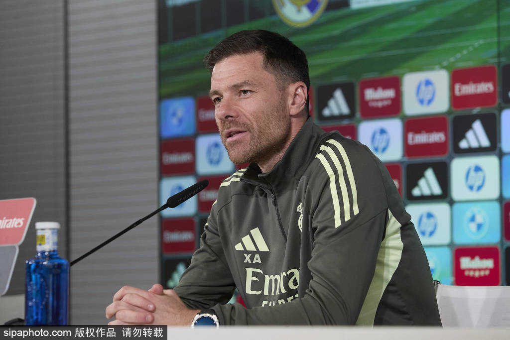 西甲联赛免费高清直播＋实时赛程积分榜＋竞彩预测全覆盖（2025赛季）皇马魔鬼赛程来袭！阿隆索迎来执教生涯最大考验