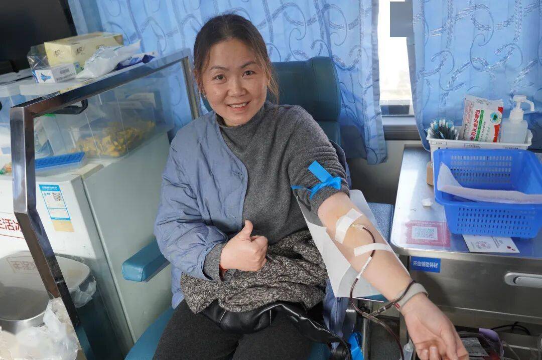 热血暖寒冬！油田19人接力献血8000毫升