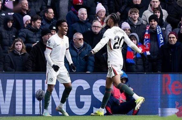 “英超联赛免费高清直播+实时赛程+积分预测