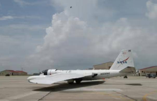 突发特讯！美国传出坏消息美媒通告全球：美国航空航天局科研飞机