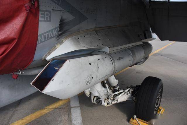 从弃子到全能王：麦道F/A-18“大黄蜂”的逆袭之路