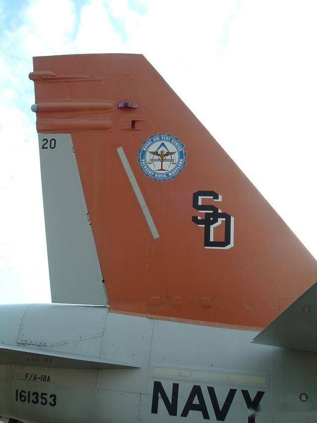 从弃子到全能王：麦道F/A-18“大黄蜂”的逆袭之路