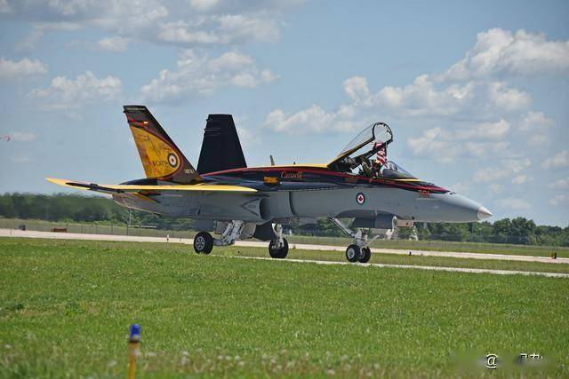 从弃子到全能王：麦道F/A-18“大黄蜂”的逆袭之路