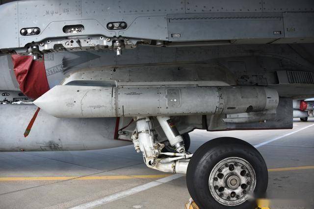 从弃子到全能王：麦道F/A-18“大黄蜂”的逆袭之路