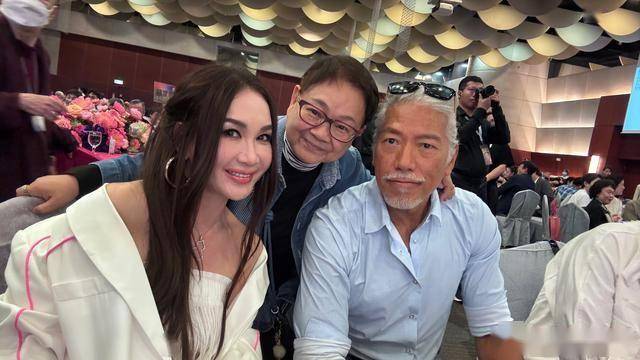 曾志伟73岁大寿！摆60桌筹300万，儿女同台祝寿，曾宝仪素颜疲惫