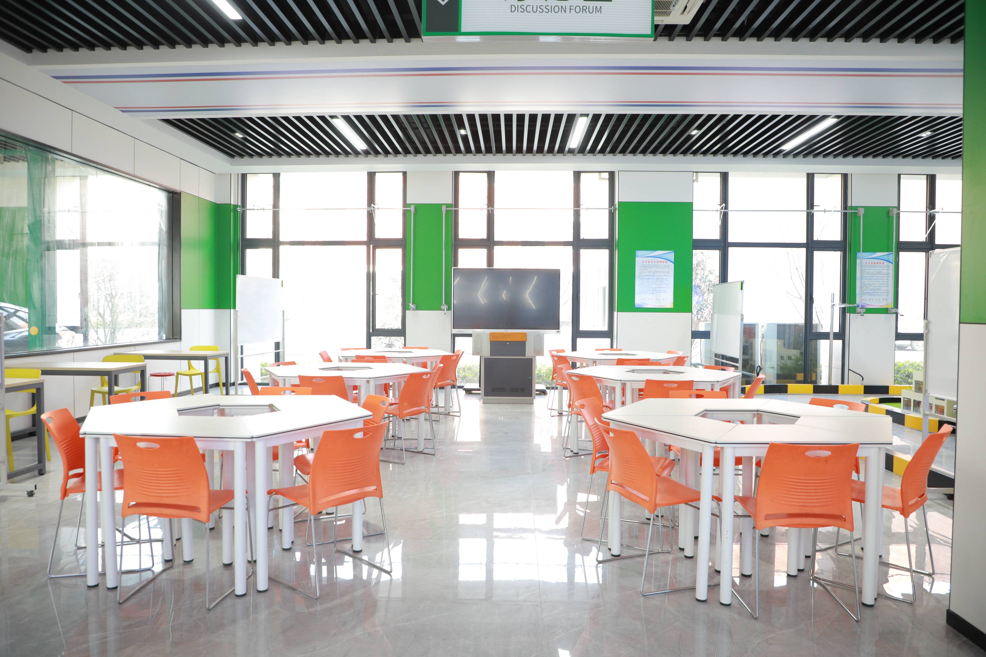 南京成绩不好的初高中生学技术选万通技工学校(图1)