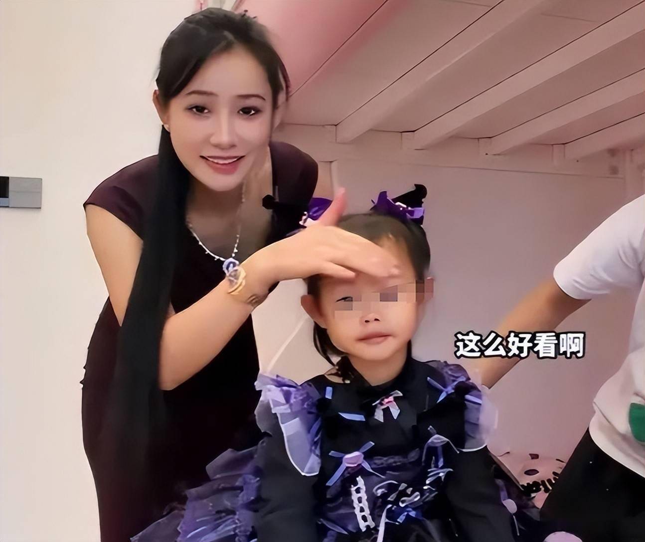 知名网红“表妹李KK”自曝破产！未婚生女后掉粉百万转行卖小吃