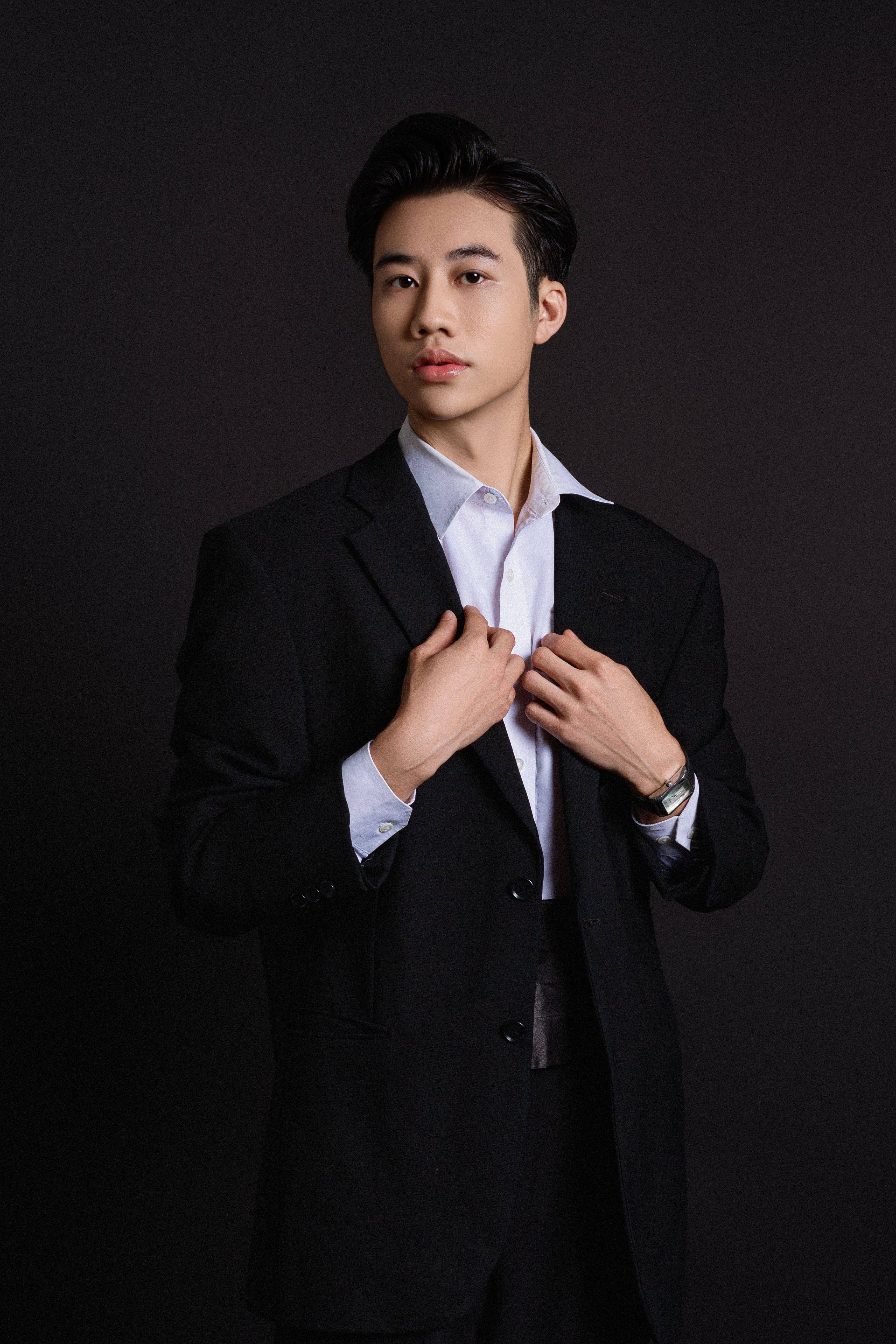 《逐玉》制片人爆料幕后真相张凌赫默默扛下所有骂名