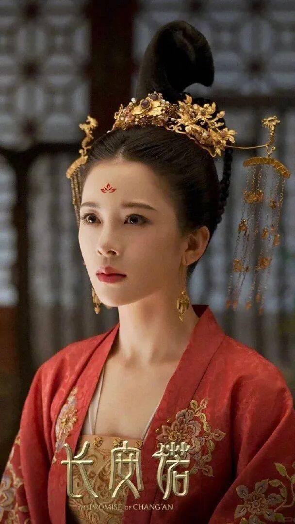 曾经的“白月光女神”却因整容自毁前程：姐你糊涂啊……