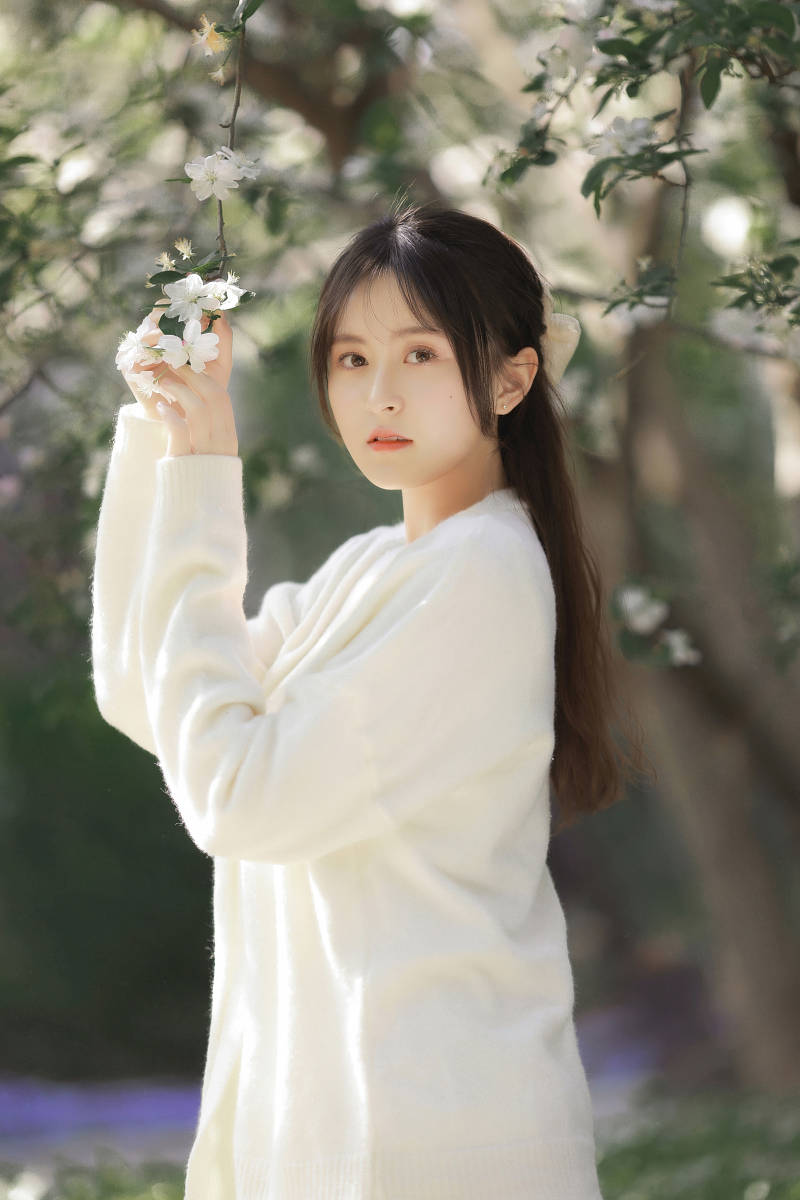 白衣长发笑靥如花,清新气质!
