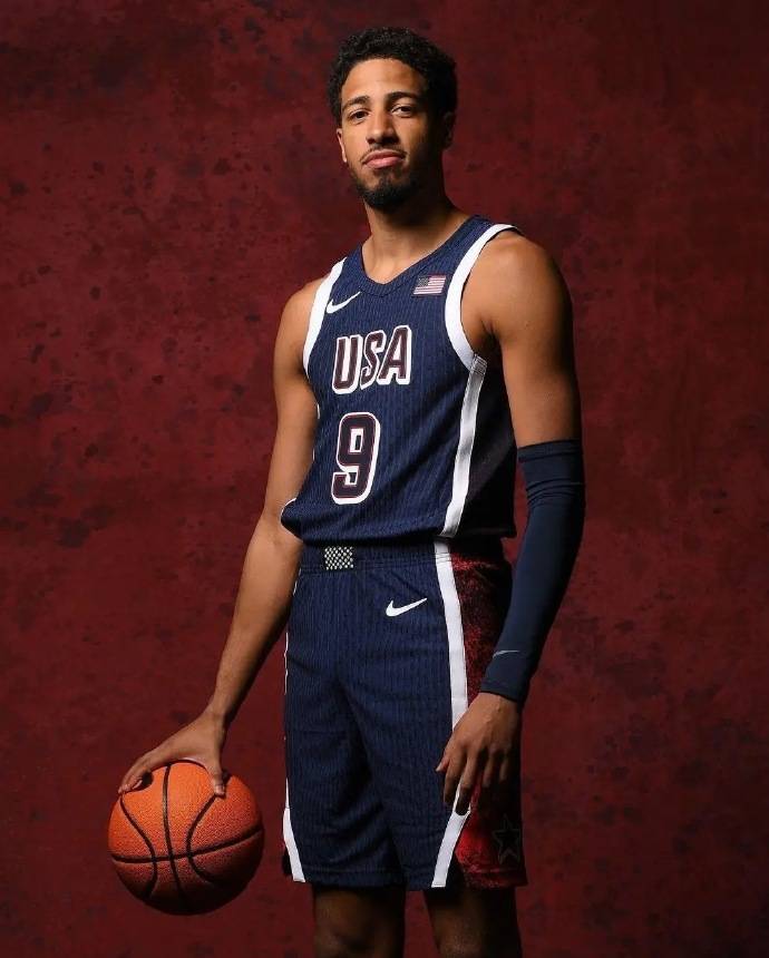 组图:美国男篮定妆照 詹杜库霸气领衔-搜狐大视野-搜狐新闻