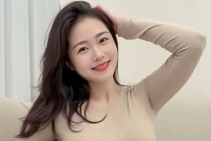 主播深夜"擦边"直播：被