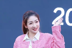 女子用产品后脸肿到睁不开眼 朵拉朵尚竟要医院