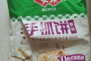 安井手抓饼内现黑虫：消费者多次投诉 厂家称由