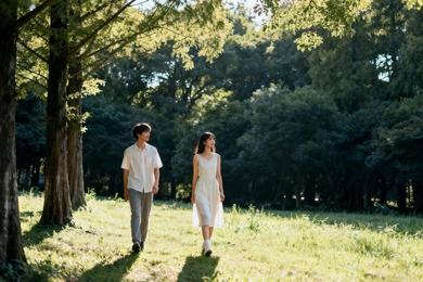 联合国勋章、抗癌神水？媒体起底“清晨榕明”场导仪传销骗局