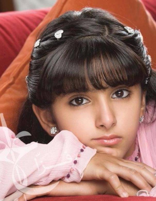 迪拜最美公主:大眼睛长睫毛宛如芭比娃娃,18岁嫁王子成生育工具