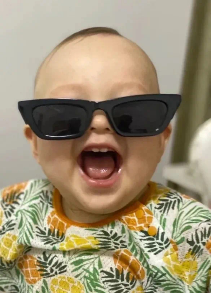 还记得俄罗斯混血萌娃川川吗?上的幼儿园中途跑路了?_玫瑰_毛子_网友