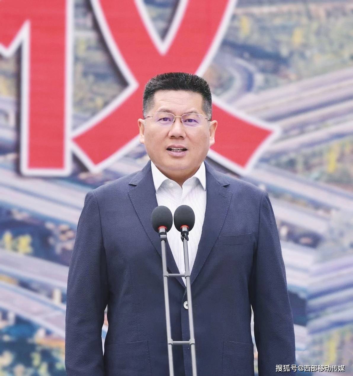 通车仪式上,市委副书记,市长杨承新在致辞中说,这是一条开放之路,g