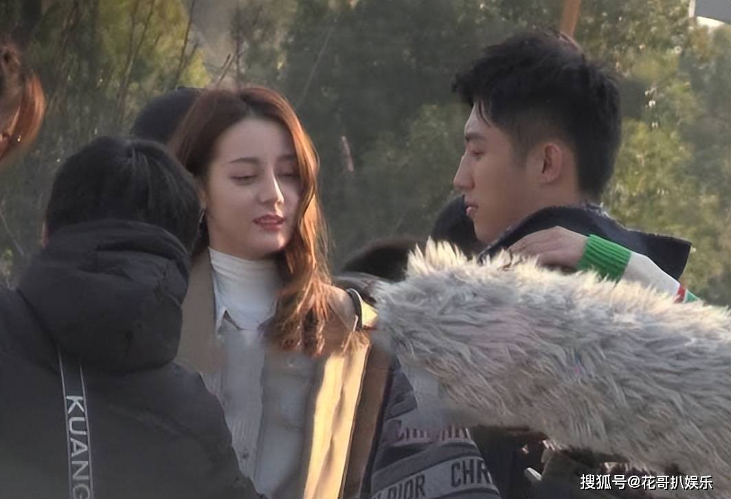 迪丽热巴黄景瑜又被扒,多部作品班底相似,疑似为两人关系添实锤_网友