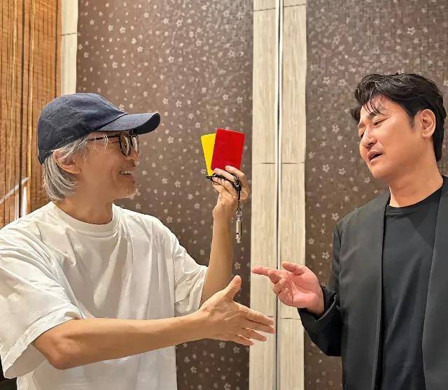 周星驰近照曝光头发花白!