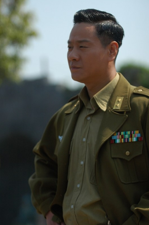 在拍摄电视剧时,连奕名与剧中的女演员杨若兮产生了感情.