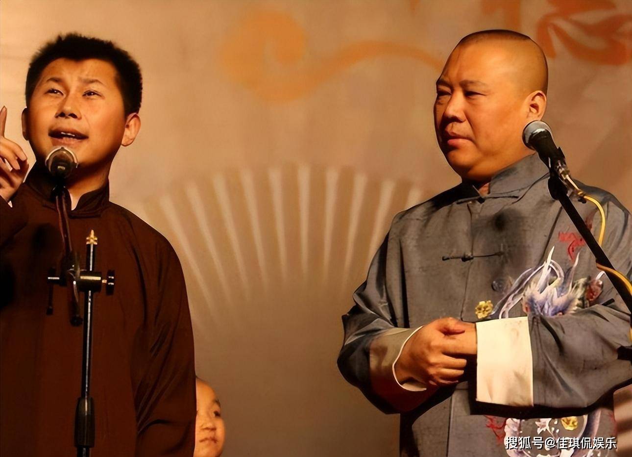 郭德纲_舞台_侯耀华