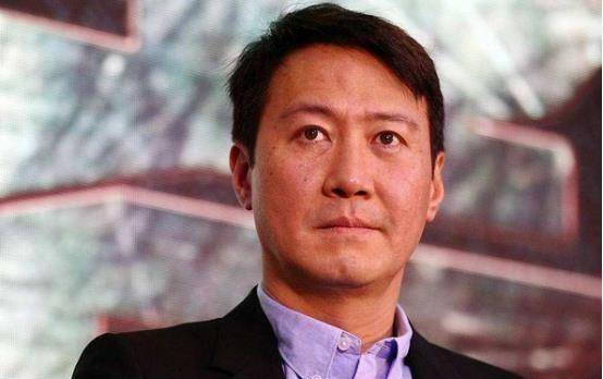 她28岁嫁给黎明,4年败光7亿家产,被分手远嫁国外今丑到不敢认_刘德华