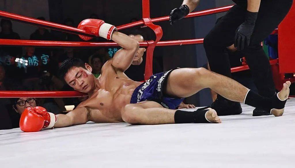 张振朗_小朋友_离地