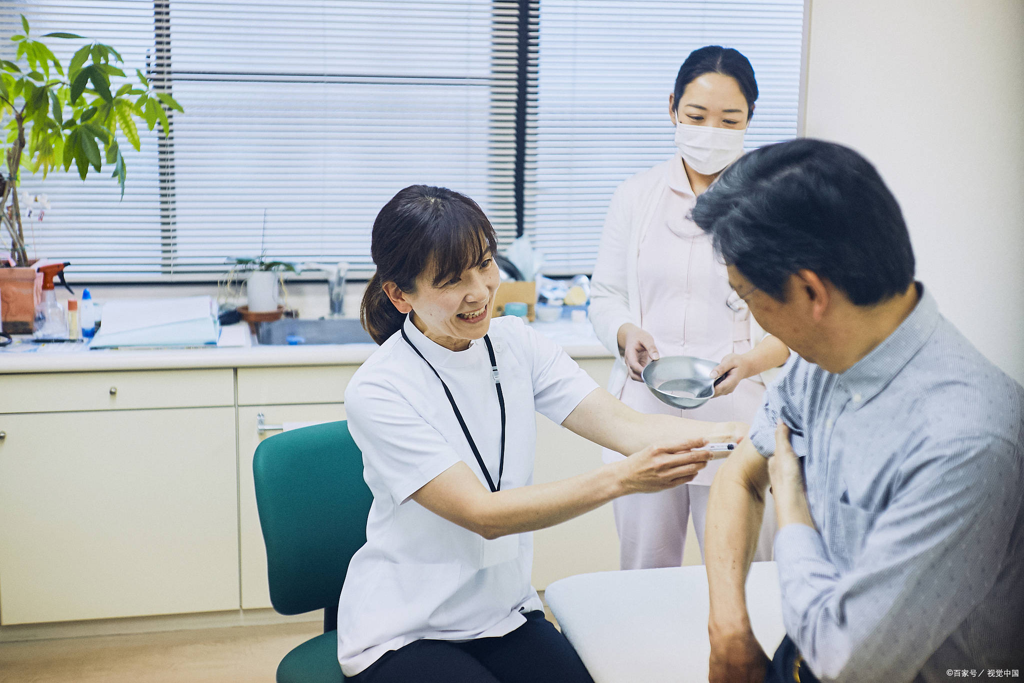 關于北京陪診服務公司	北京陪診收費價格表全國服務-收費透明網上代掛專家號，在線客服為您解答的信息