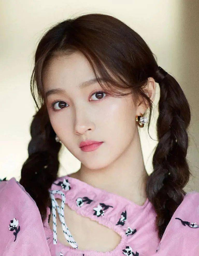 双马尾堪称最心机的减龄发型,angelababy,杨幂扎上辣妈变少女了_step