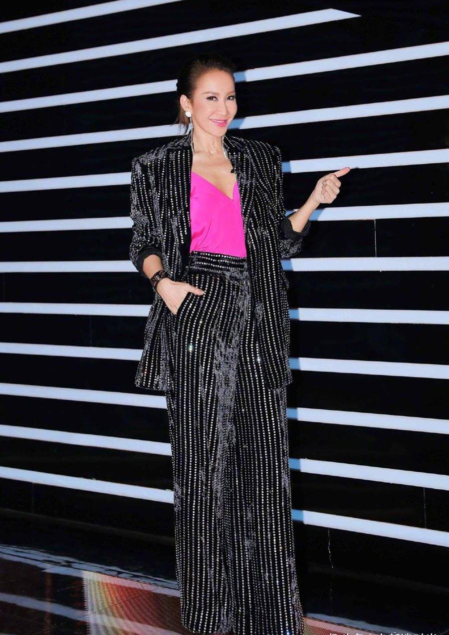 45岁李玟真招摇!