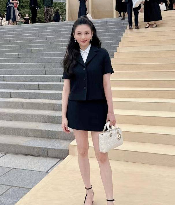 曝邱淑贞女儿将在韩出道,继承妈妈美貌气质出挑:还得出口转内销_沈月