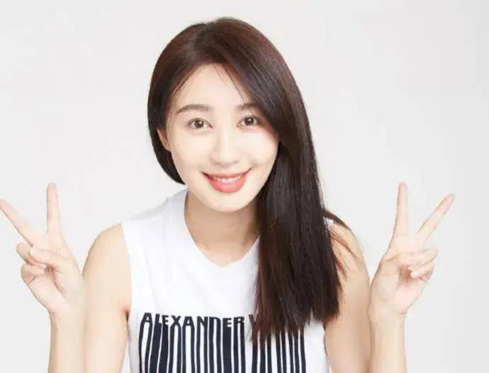 李菲儿和黄晓明相恋3年未果,35岁还是单身,如今她还好吗?