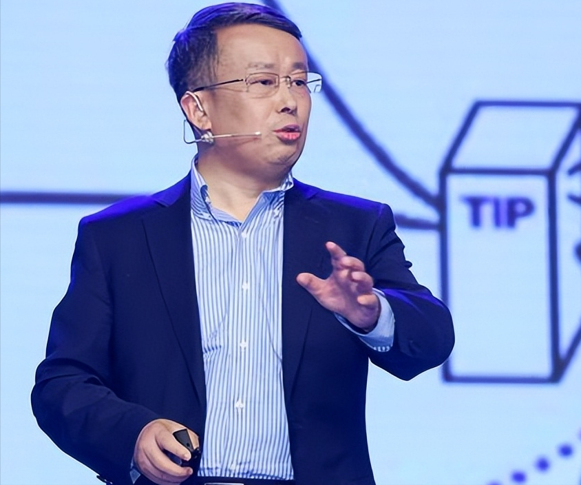 复旦高材生混成美国流浪汉,项立刚怒斥:美国制度问题,不是中国害了他!