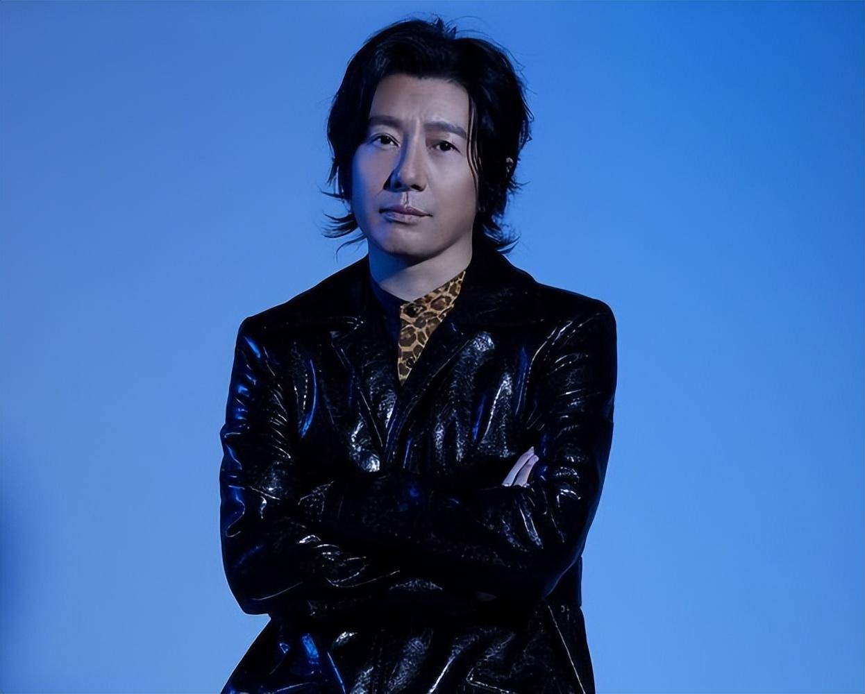 摇滚传奇郑钧:与前妻结婚多年辜负了她的期待,却为现任浪子回头_刘芸