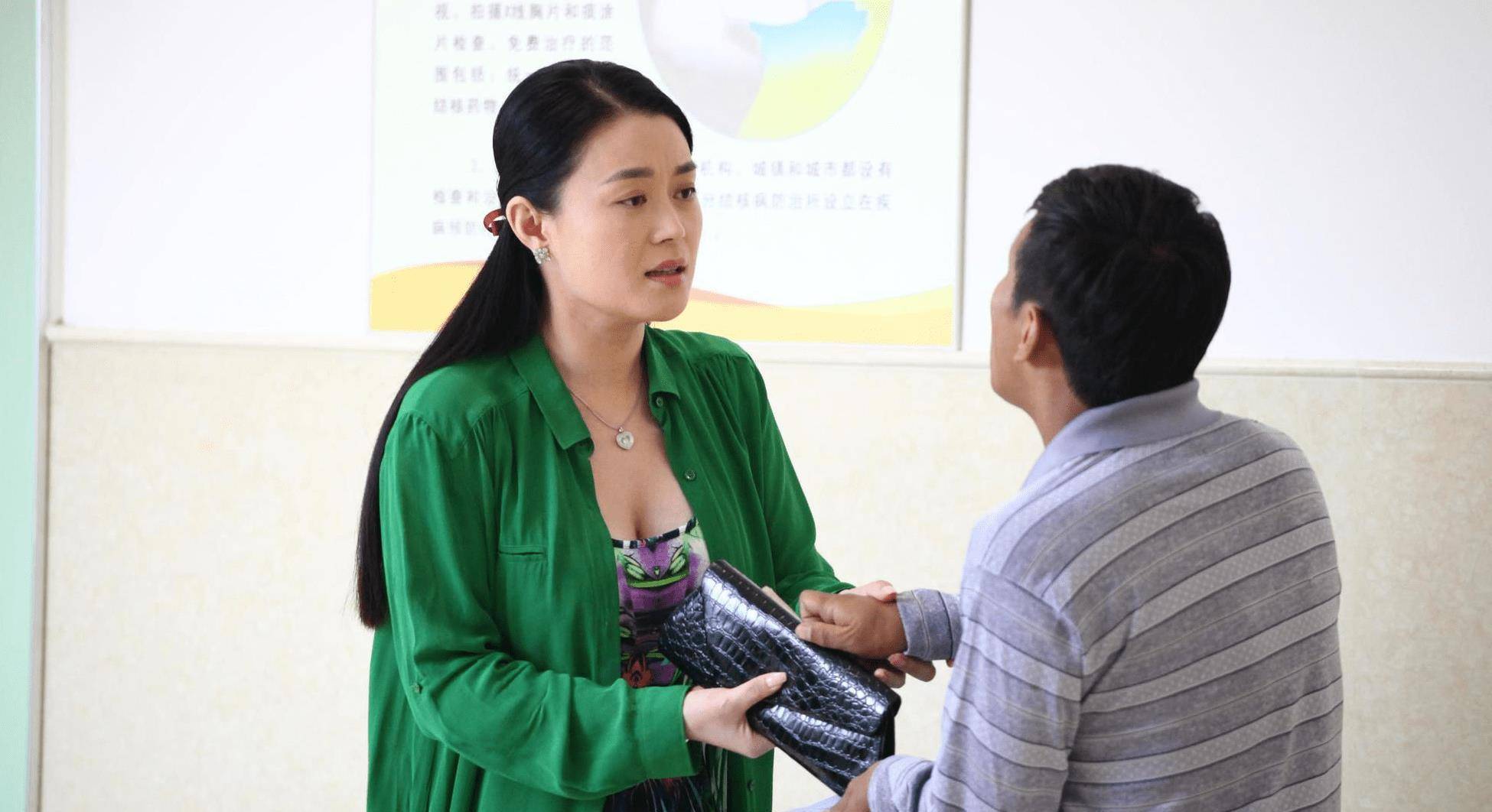 从打工妹到御用媳妇,她被赵本山力捧17年,如今40岁仍单身_婷娜_表演