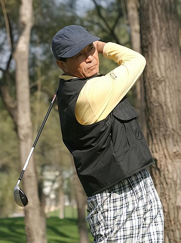 钱勇夫:曾被母亲卖掉又赎回,遭诬陷入狱,3次自杀,现状如何?