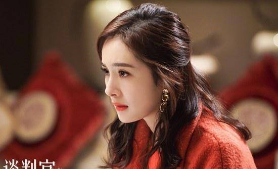 《谈判官》杨幂的十四套衣服,图二漂亮,图七好想买同款_灰白色_大衣