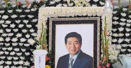 韩国前总统朴正熙一家五口为何无一善终_年朴正_朴槿惠_陆英修