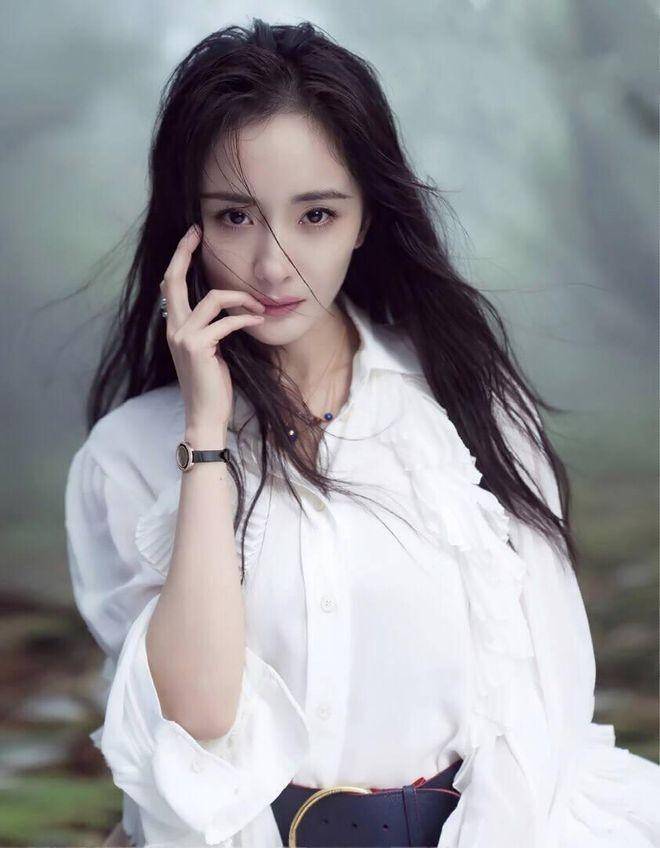 杨幂官宣解约,热巴成嘉行新"一姐"_对赌协议_资源_资本