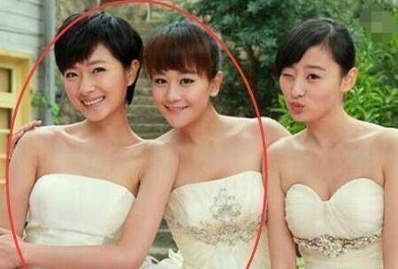 海陆咖位太小被安排站边角,万茜一小举动暴露心思,这女人不简单_女