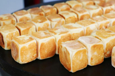 150g玉米淀粉40g玉米油40g我们要做的是呼声最高的紫薯奶酪陷虎皮饽饽